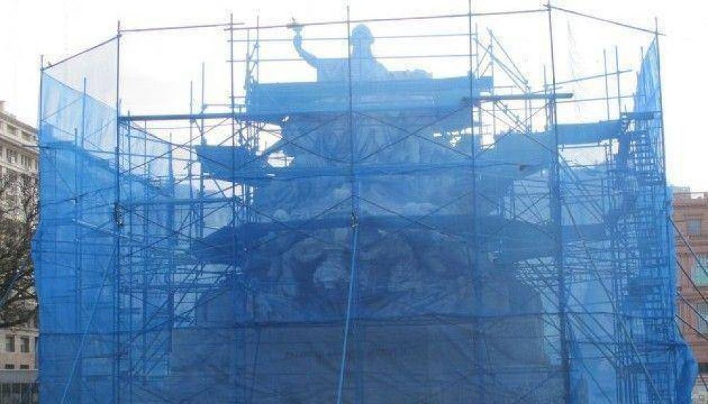 Se inspeccion� el monumento a Crist�bal Col�n