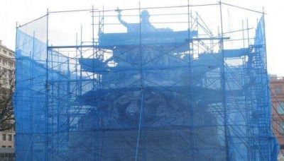 Se inspeccion� el monumento a Crist�bal Col�n