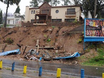 Se desmoron� un pared�n en la zona norte frente a Costa Alta por la intensa lluvia