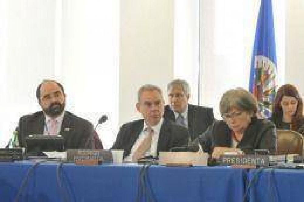 Miembros de la CIDH elogiaron la ley de medios y la pol�tica de Derechos Humanos en Argentina