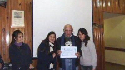 Alumnos de R�o Segundo ense�an Redes Sociales a adultos mayores