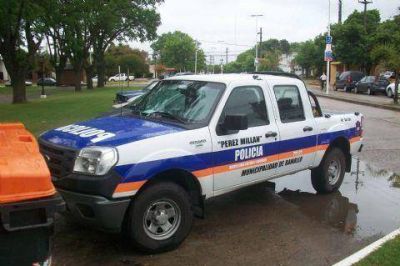 Llegaron cuatro camionetas para la polic�a