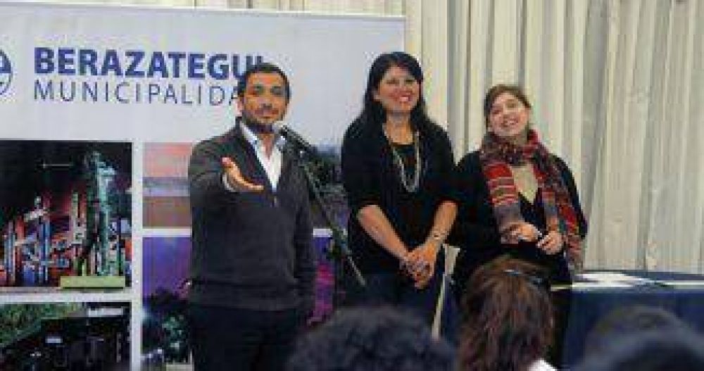 Entregaron diplomas de Orientaci�n Vocacional a alumnos secundarios