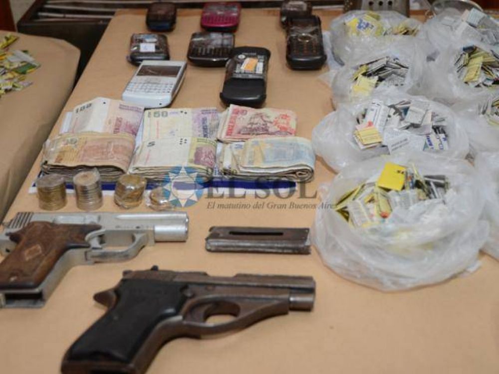 Secuestran paco y coca�na