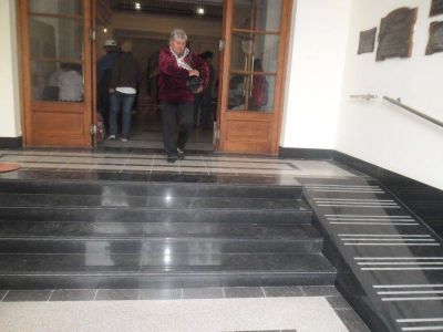 Habilitaron el ingreso principal del Palacio Municipal