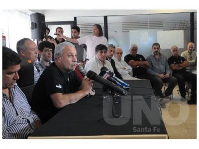 Col�n: renuncias y posible adelanto de las elecciones para diciembre