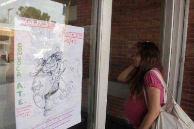 Contin�a el conflicto en hospitales provinciales