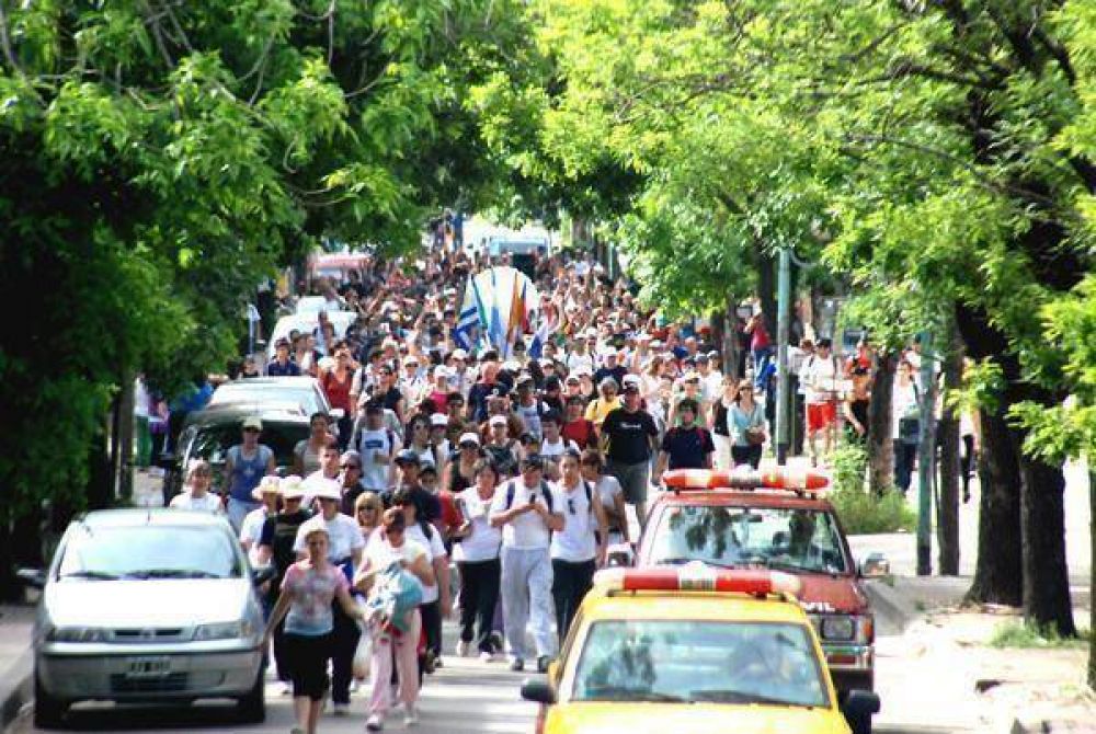Esta tarde caminar� Z�rate a Luj�n con �efecto Francisco�
