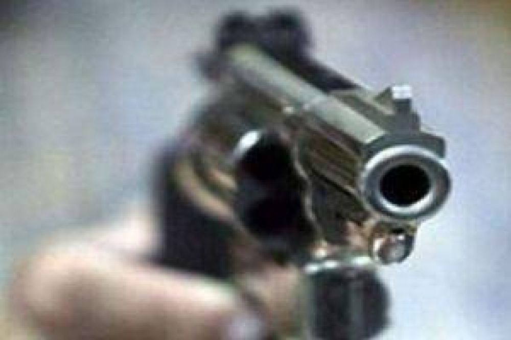 Sorprendi� a su mujer con su yerno, los bale� y qued� detenido