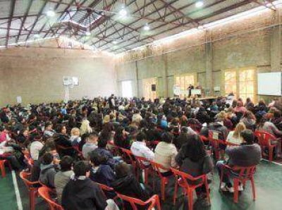 Unos 300 secundarios quilme�os viajaron a Chapadmalal