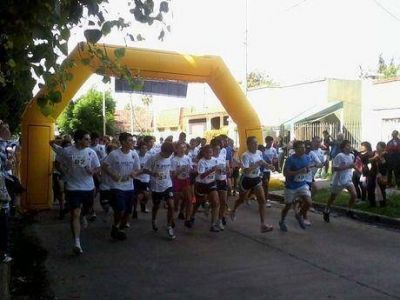 M�s de 300 vecinos corrieron la marat�n que organiz� el Pallotti