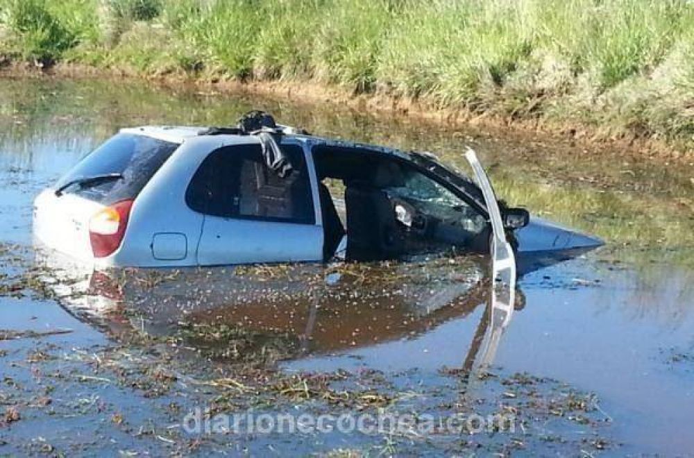 Dos j�venes de Necochea murieron tras volcar su veh�culo en la Ruta 75