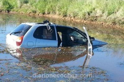 Dos j�venes de Necochea murieron tras volcar su veh�culo en la Ruta 75