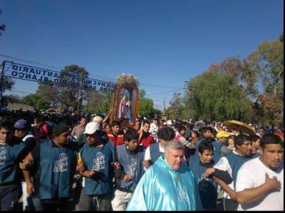 Masiva peregrinaci�n de j�venes a R�o Blanco