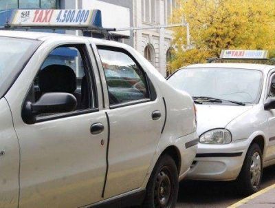 Asaltaron a un taxista y lo dejaron encerrado en el ba�l
