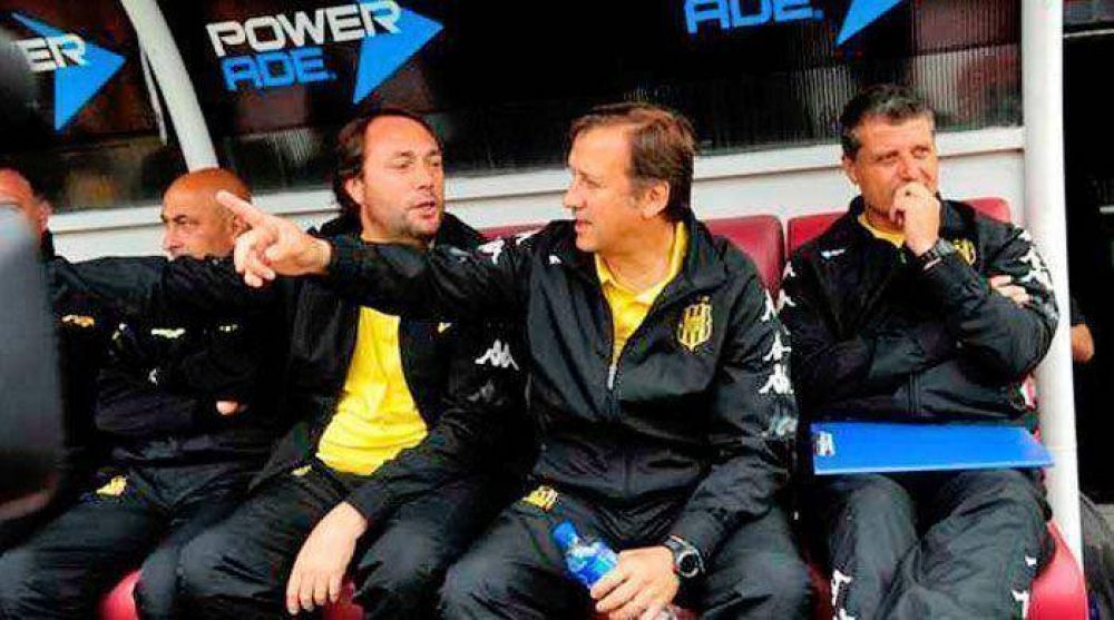 Perazzo, molesto con �la actitud del equipo�