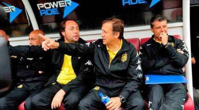 Perazzo, molesto con �la actitud del equipo�