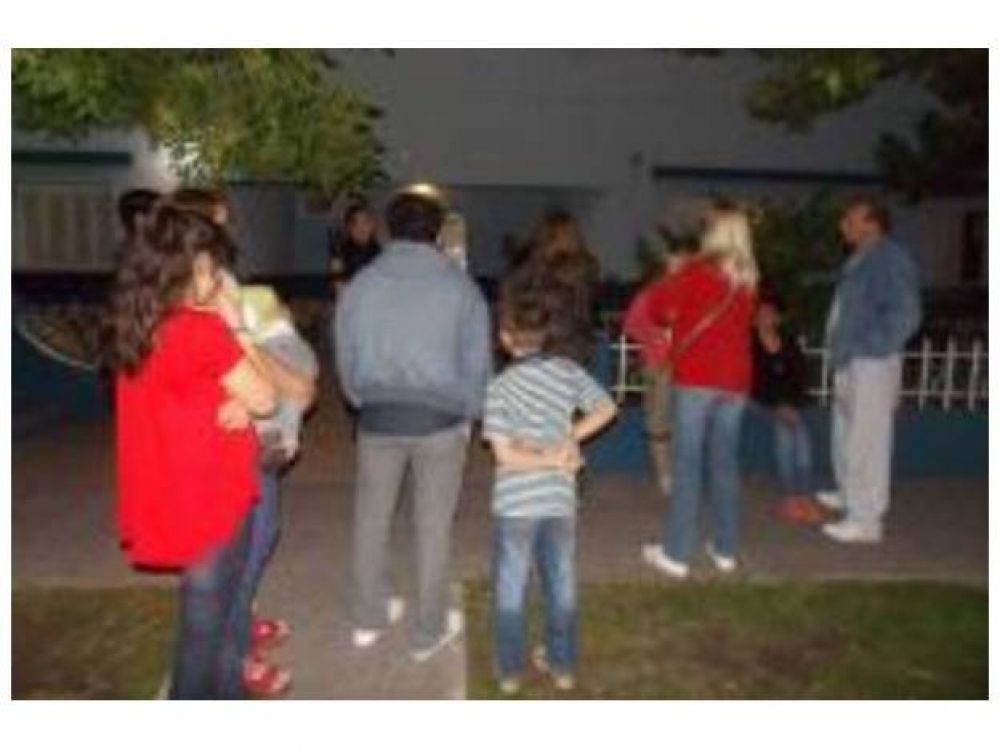 Vecinos de Viale protestaron por la agresi�n que sufrieron tres ni�as en una plaza