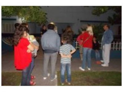 Vecinos de Viale protestaron por la agresi�n que sufrieron tres ni�as en una plaza