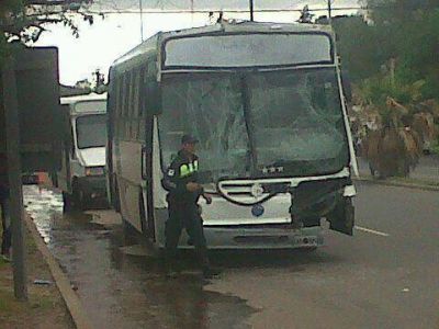 Transporte para Todos pide explicaciones a Polo SRL por el choque frente a la terminal