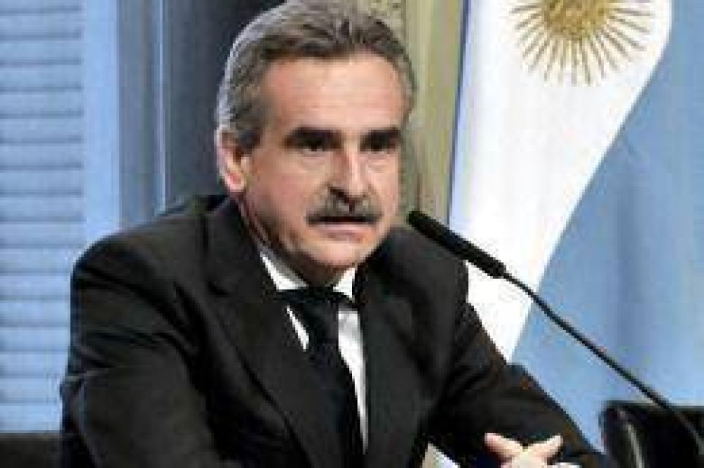 Rossi da a conocer "listas negras" y documentos de la dictadura hallados en Defensa