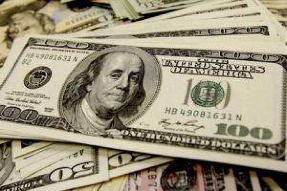 D�lar oficial subi� a $ 5,95 y el blue cedi� a $ 9,88