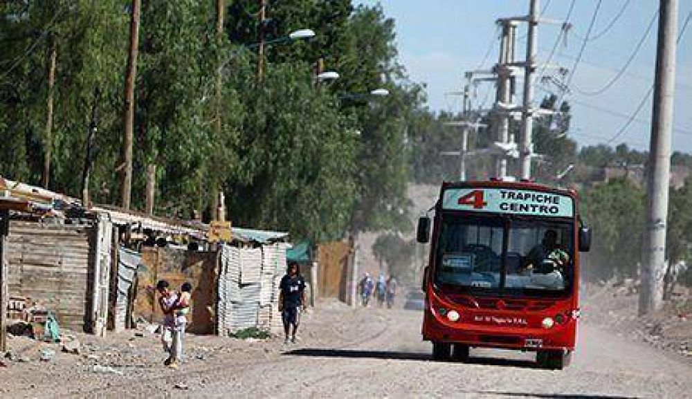 El servicio de transporte de El Pozo cumpli� 5 meses