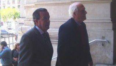 Pino fue a la Justicia a pedir el contrato con Chevr�n
