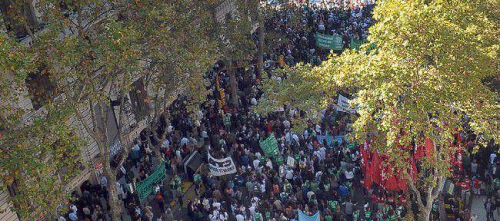 Regulaci�n de asambleas: la Justicia cit� al gobierno y a la CTA