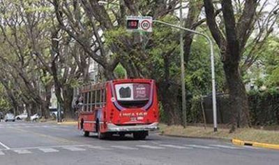 Instalar�n radares y reductores de velocidad en San Isidro