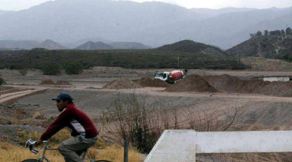 Realizan mediciones en los terrenos que recuper� la UNCuyo