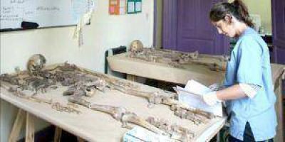 Toman muestras de sangre a familiares de desaparecidos