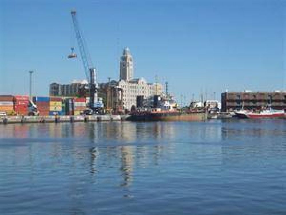 Transbordos: una declaracin de guerra al puerto de Montevideo