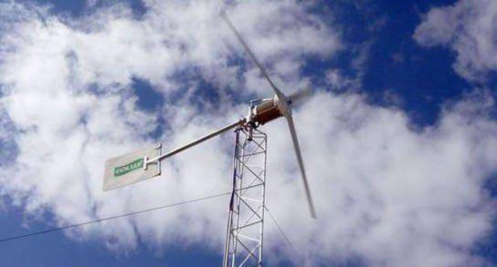 Inauguran sistema de energ�a e�lica