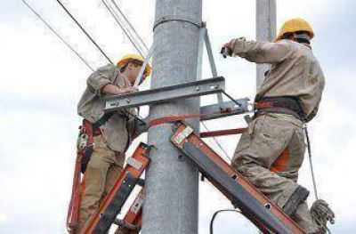 Contin�an los trabajos para mejorar el servicio el�ctrico