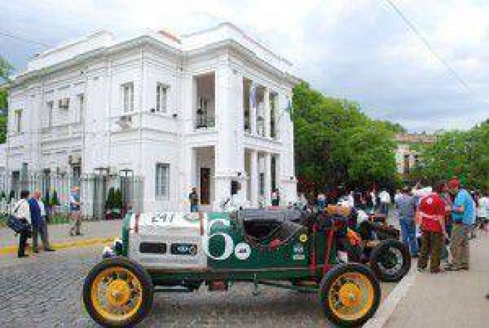 La expo de autos antig�os vuelve a visitar Adrogu�