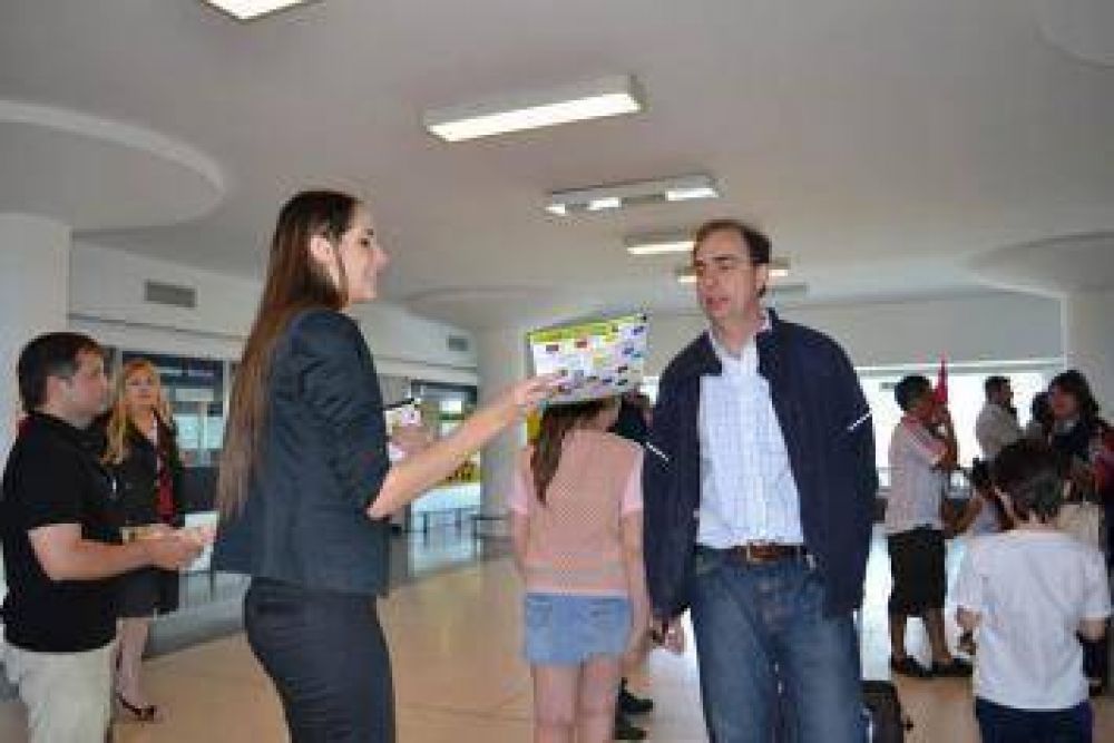 Turismo brinda informaci�n tur�stica en el Aeropuerto