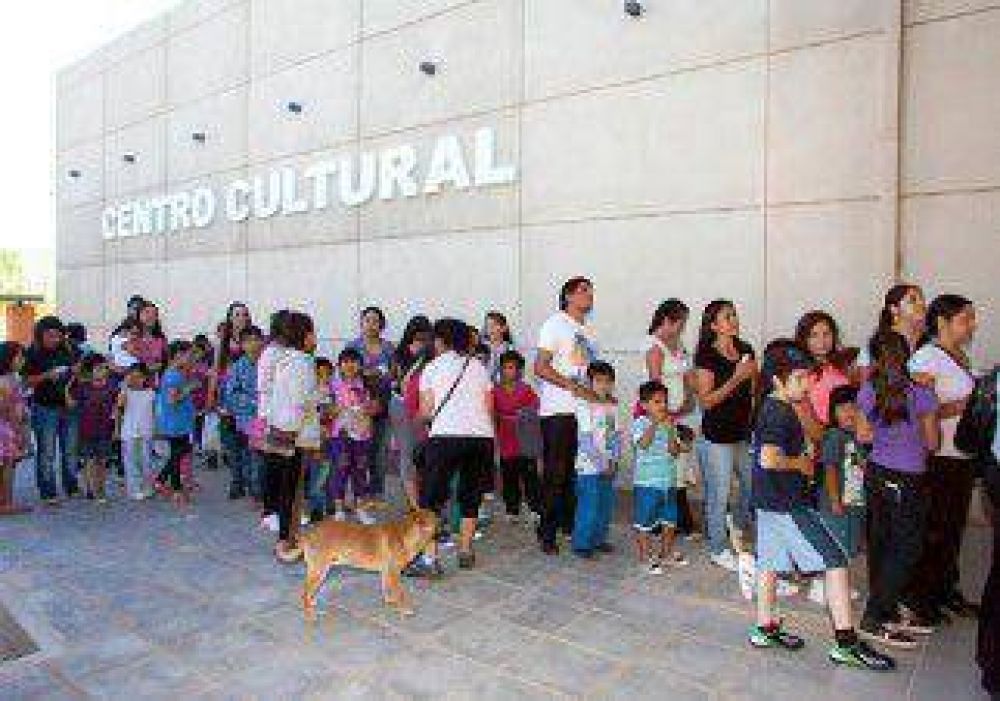 Unos 300 chicos se quedaron sin cine por el robo de un proyector 