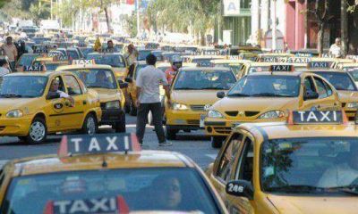 Taxis piden suba del 30% pero Ejecutivo otorgar�a la mitad (habr� tarifa nocturna)