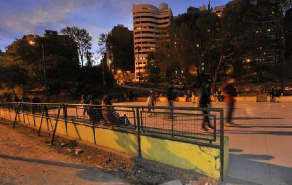 Temor en la pista de patinaje del Parque Sarmiento por los pibes piraa