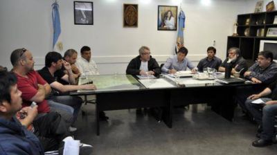 Siguen los bloqueos en el Puerto, pero se reuni� el Consejo Pesquero y hubo avances