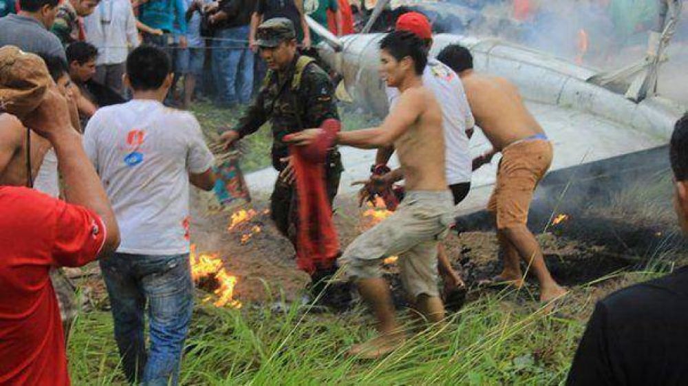Tragedia a�rea en Bolivia: al menos 8 muertos y 10 heridos
