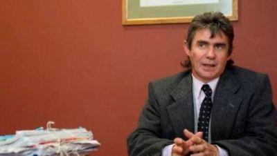 Otro cruce verbal entre Crook y Rosales Vera