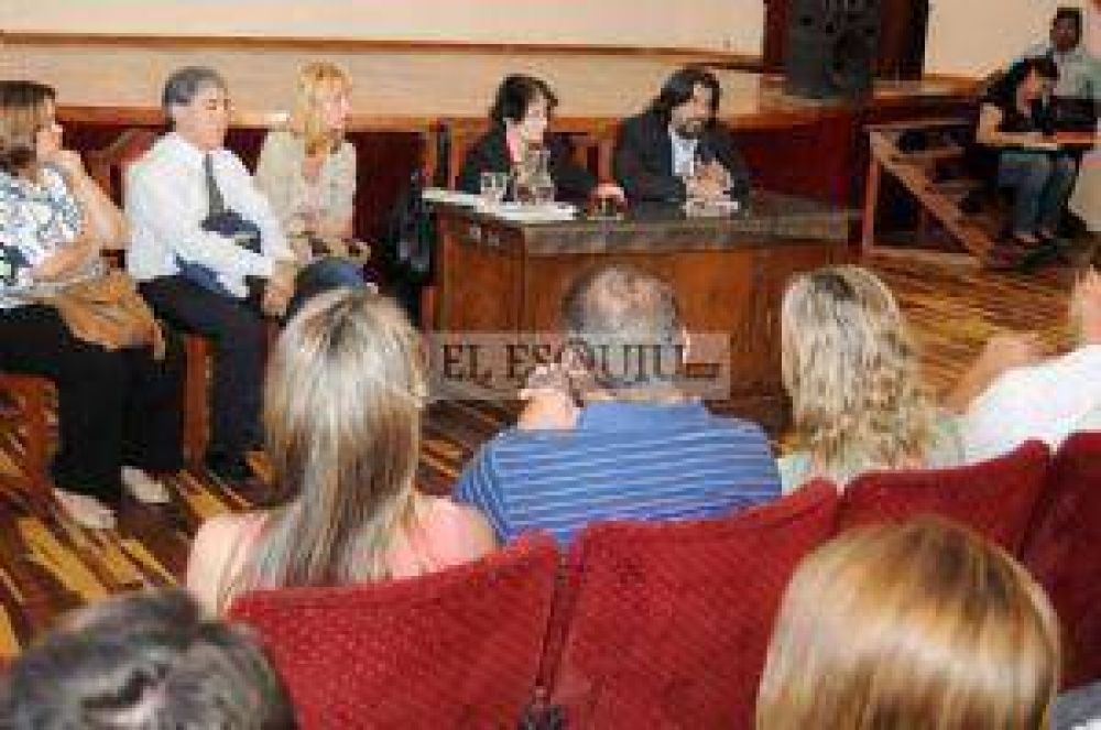 Ariza: �En estas condiciones no vamos a habilitar el ciclo 2014 al P�a�