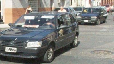 Remiseros aguardar�n hasta finales de noviembre para definir nueva tarifa