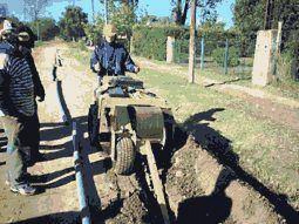 Las obras comenzar�n en 2 meses  Dos cooperativas extender�n la red de agua a 1000 pilarenses