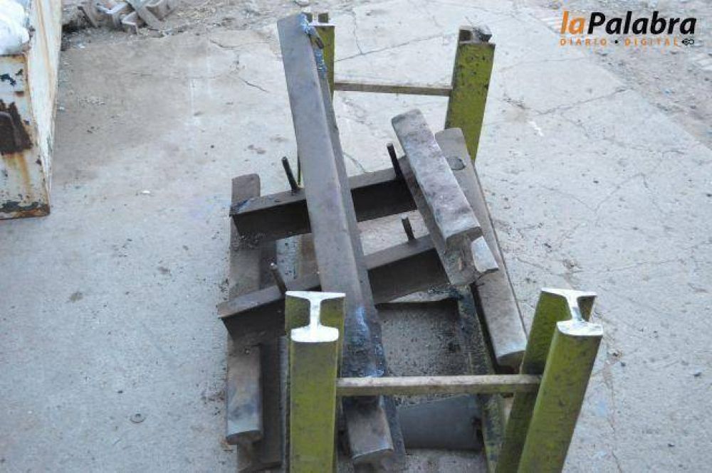 Villalonga: robaba rieles y los vend�a para techar tinglados