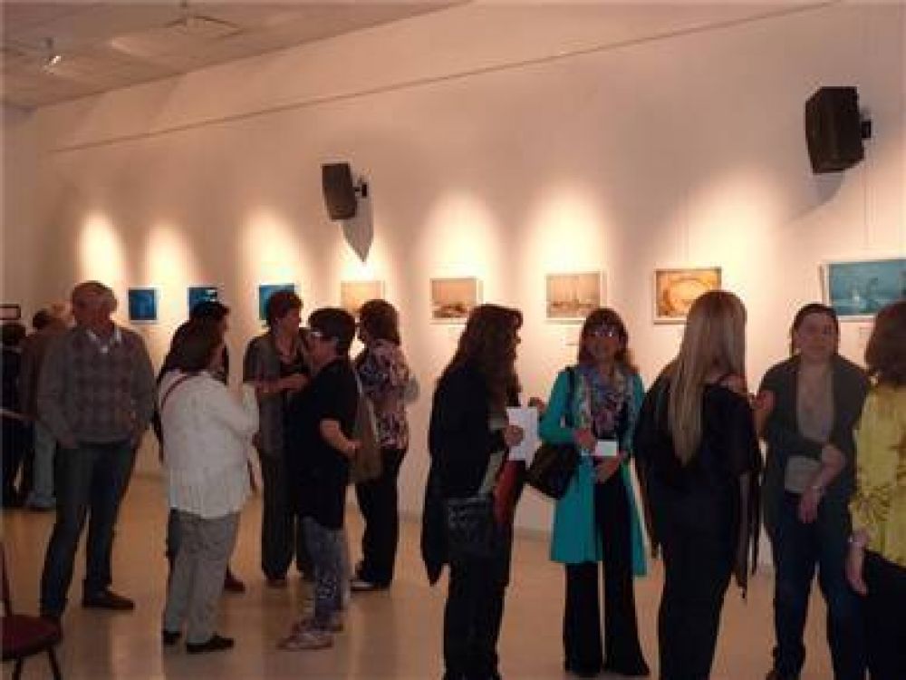 Fue inaugurada la exposici�n de fotos de Miguel �ngel Pag�s