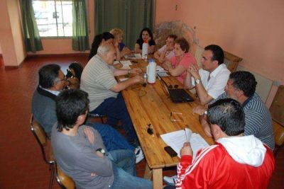 La Intersindical pide una suma fija de 4.000 pesos para fin de a�o