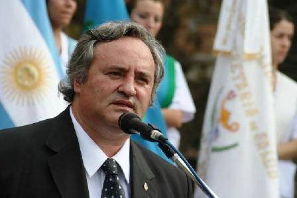 De la Torre: �ni Macri ni Scioli pueden decir que hubo falta de solidaridad por parte de los municipios que hace a�os recibimos la basura� 